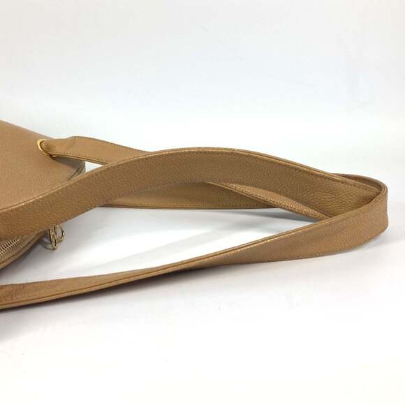 CHANEL Vintage Cream Caviar Leather Logo Shoulder Bag - Picture 11 of 16